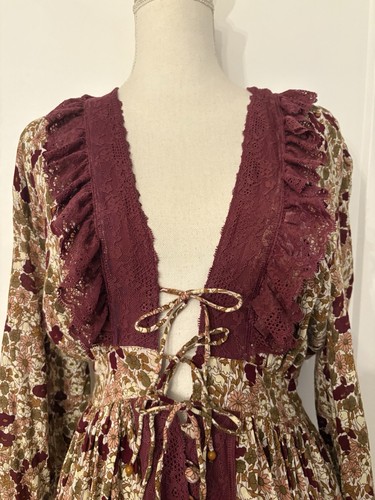 Chasing Unicorns Izabella Duster Maxikleid in Burgund Spitze/Blumen Gr. XS - Bild 2 von 10