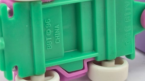 Bluebird Polly Pocket Pet Surgery On The Go cámper remolque Jeep figura de colección 1996 - Imagen 7 de 13