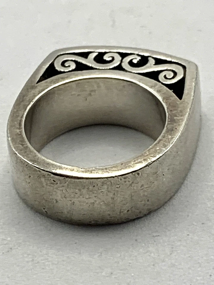 Anillo Brighton Elevado Acanalado Cúpula Pergamino Plata Esterlina .925 Talla 5.5 Foto 4 de 4