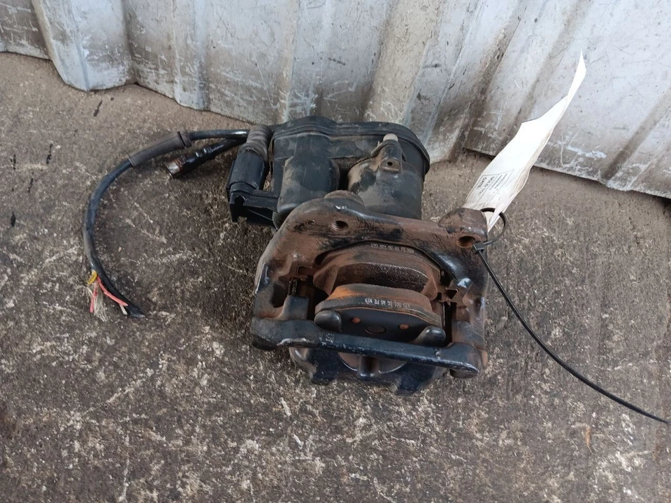 Pinza trasera izquierda conductor negra compatible con 14-17 19 BMW i8 34216870631 Foto 4 de 4