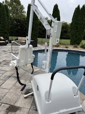 ADA Pool Lift – SR Smith PAL Hi/Lo – Good Condition