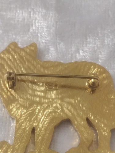 Gold Enamel Grey Wolf Brooch Pin Unmarked USA Backs - Picture 2 of 4