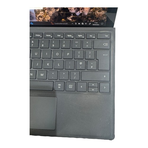 Microsoft Surface Pro 4 12,3" i7-6650U 8GB RAM 256GB NVMe SSD Win 10 Pro tablet - Zdjęcie 3 z 6