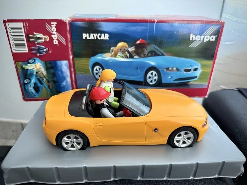 BMW Z4 HERPA 1:18 - NUOVA CON SCATOLA E PERSONAGGI - Very Rare!!! Da Collezione - Immagine 3 di 4