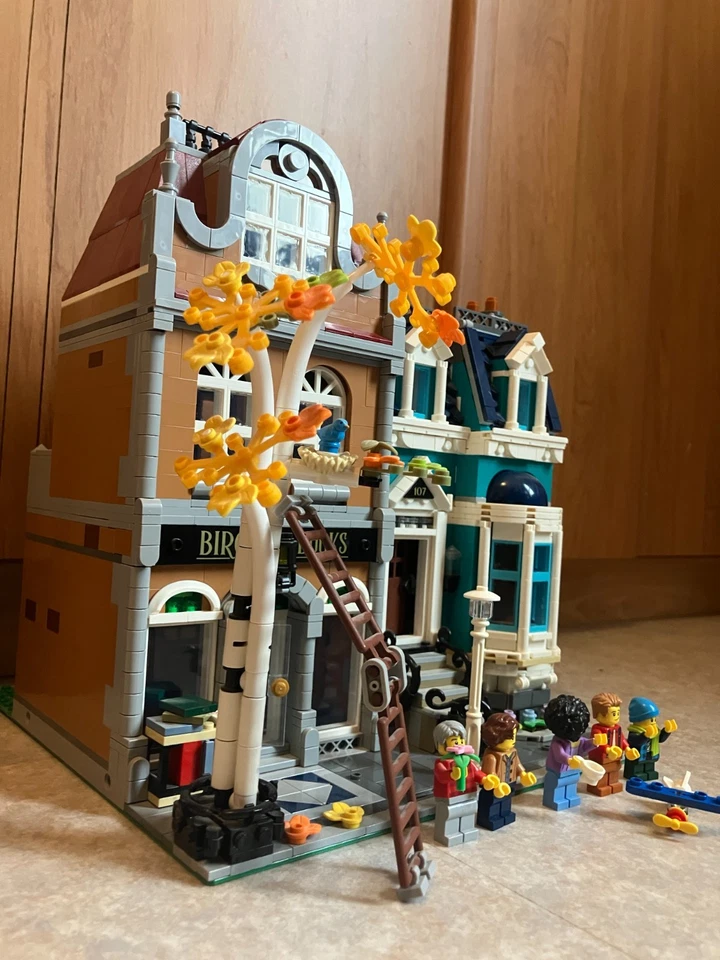 LEGO Modular Buildings 10270 Bookshop, photo 3 sur 5