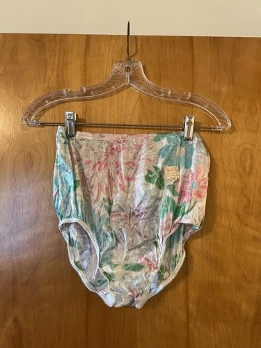 Vanity Fair Nylon Antron Brief Panties Vintage 13411 Panty Tropical Flower NWT 6 - Picture 1 of 13