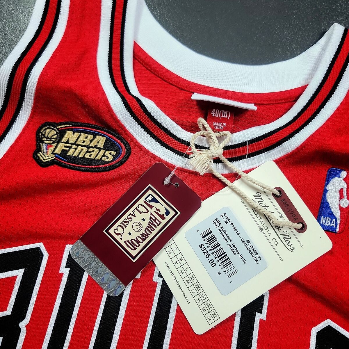 Michael Jordan Chicago Bulls 1997-98 Finals Authentic Hardwood Classic -  Throwback