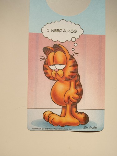 Vintage 1978 Garfield Door Knob Hanger Sign ~ I Need A Hug USED SEE PHOTOS - Picture 17 of 24