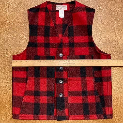 Filson Mackinaw Wool Vest Size 40 Handwarmer Pockets Red Plaid USA MINT - Picture 9 of 9