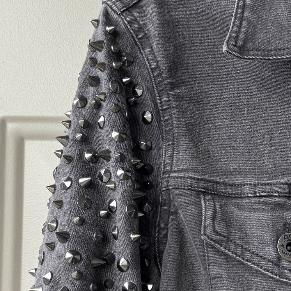 Alice + Olivia Carla Valencia Studded Denim Jacket Lips