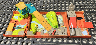 Matchbox Car Pop Up Playset Adventure Alligator Alley Hot