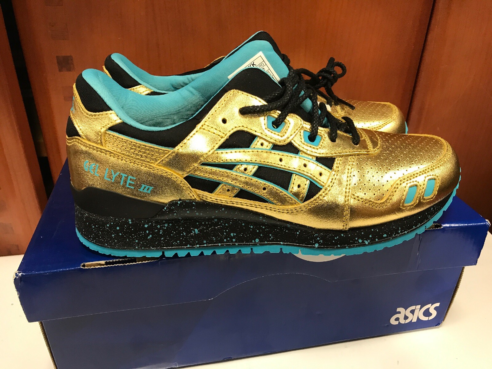 Asics Gel Lyte III x WALE x VILLA IC IC IC Champion WWE gold Size 8.5 New 8d8915 Asics Gel Lyte III x WALE x VILLA IC IC IC Champion WWE gold Size 8.5 New 8d8915
