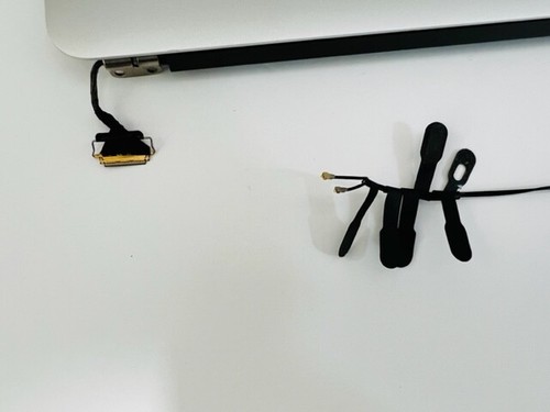 Apple MacBook Air 11" A1370 Mid 2011 LCD Screen Assembly - Bild 5 von 10