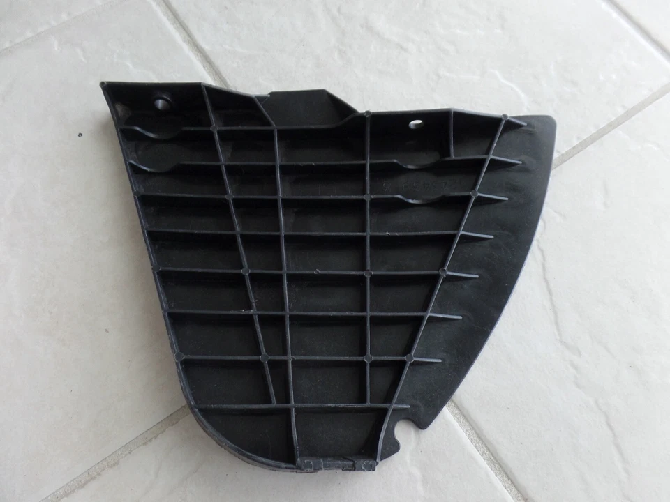 1973-1977 Buick Century Regal LH Frente Guardabarros Frente Lwr Falda Deflector 1243439 Nuevo de Lote Antiguo Foto 2 de 3