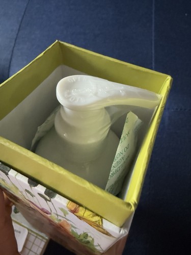 MICHEL DESIGN WORKS - Bunny Meadow Hand- & Bodylotion 8 Unzen VERPACKT VERSIEGELT - Bild 4 von 8