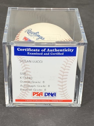 The Finest, Susan Lucci Autograph Vintage MLB Baseball PSA Grade 8 Ball Grade 8 - Picture 1 of 5