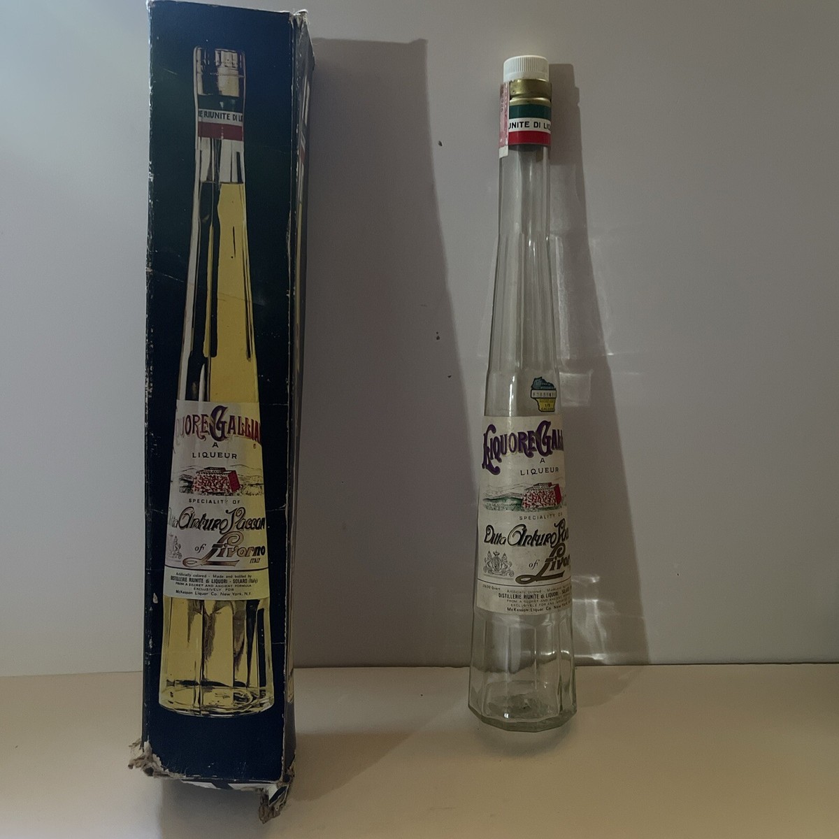 Vintage LIQUORE GALLIANO Italy GLASS BOTTLE empty Liquor 23