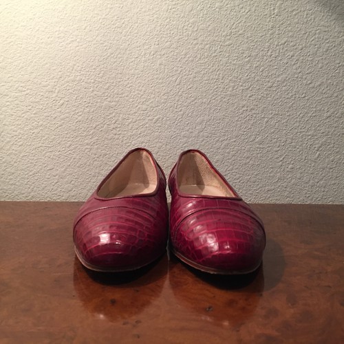 CHANEL Burgundy Crocodile Flats  SZ 5 - Picture 6 of 8
