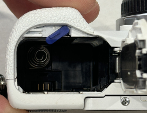 Sony Alpha a5100 24.3MP Mirrorless Camera Body White -(PARTS/JUNK) LIQUID DAMAGE - Picture 13 of 13