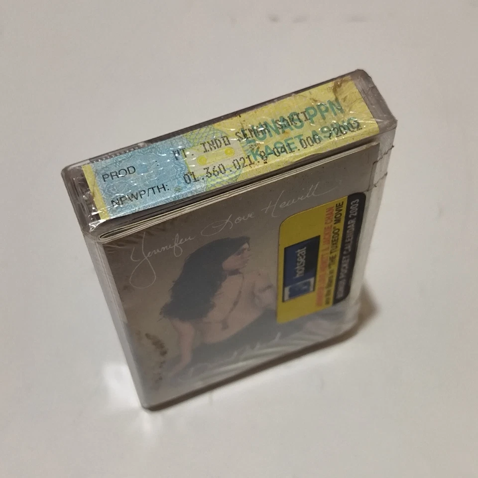 Jennifer Love Hewitt - BareNaked 2002 +CALENDAR 2003 orginal indonesia tape new - Image 4 of 4