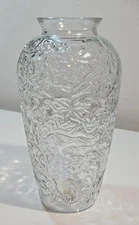 Princess House Crystal Vase "Fantasia" Embossed Poinsettias 9" Tall #559