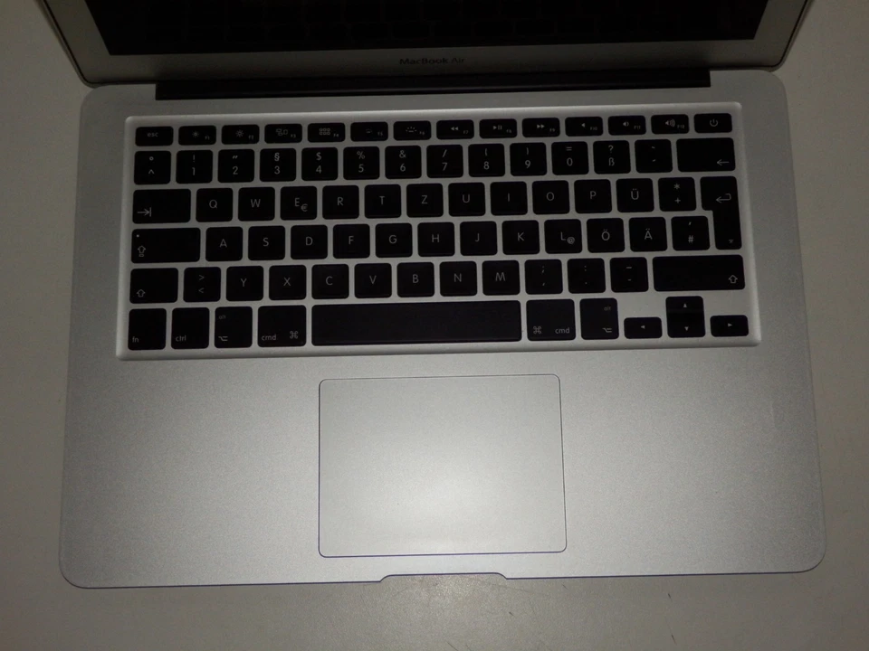 Apple Macbook Air A1466, Intel core i5, 4GB Ram 128GB SSD, 13,3" QWERTZ, Mac OS - Bild 3 von 4