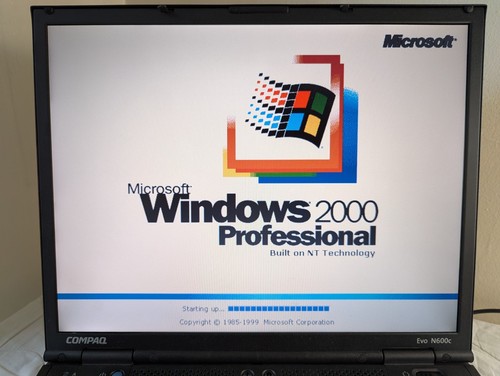 Vintage gaming laptop Compaq Evo N600c, Pentium III, 256MB RAM, Win2000 Charger - Picture 3 of 20