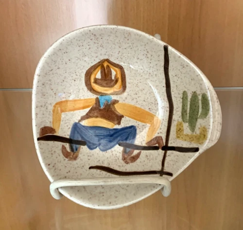 RedWing Pottery Chuckwagon fruit bowl 5.5" diameter