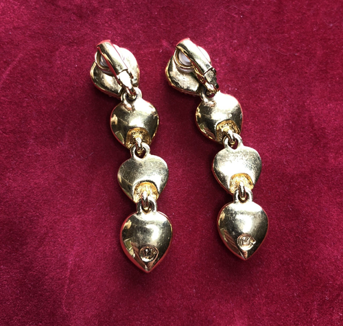 Pendientes colgantes de clip SWAROVSKI brillantes corazones de cristal facetado y pavé de 2" - Imagen 6 de 7