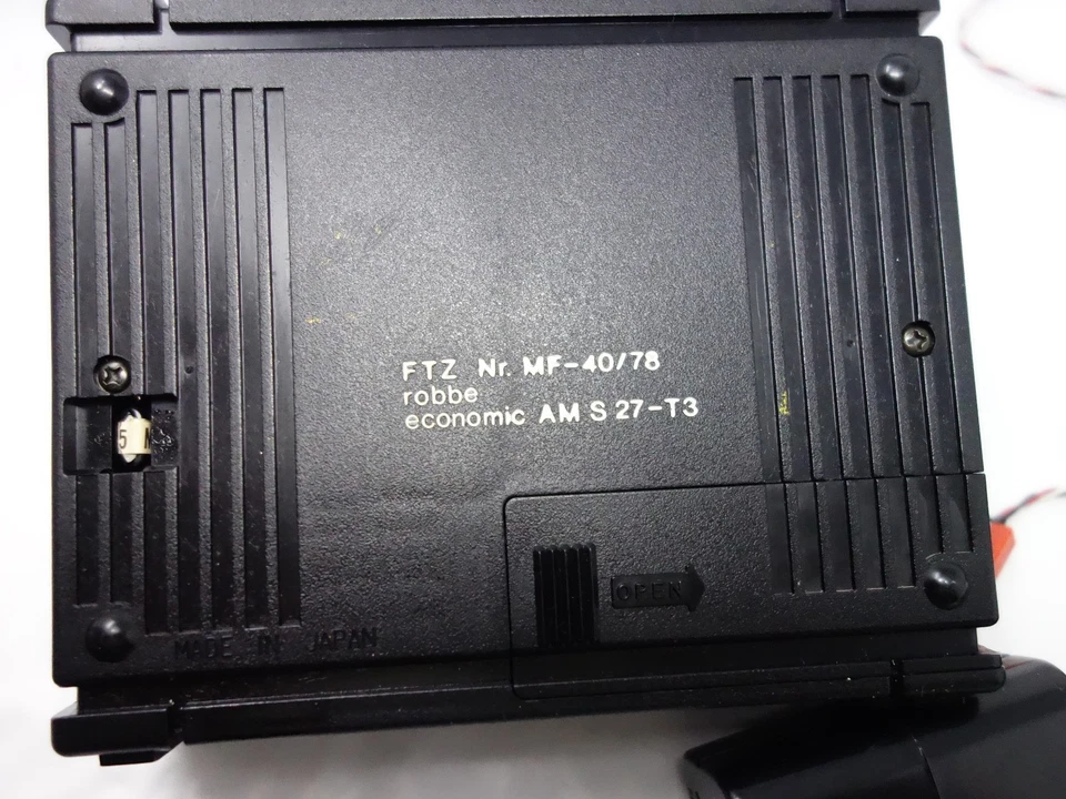 Robbe Economic - Fernsteuerung mit Empfänger, Servo, Regler, Batteriefach - Bild 2 von 4