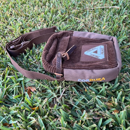Borsa a tracolla vintage PALACE skateboard velluto a coste cordura shot bag marrone - Foto 3 di 15