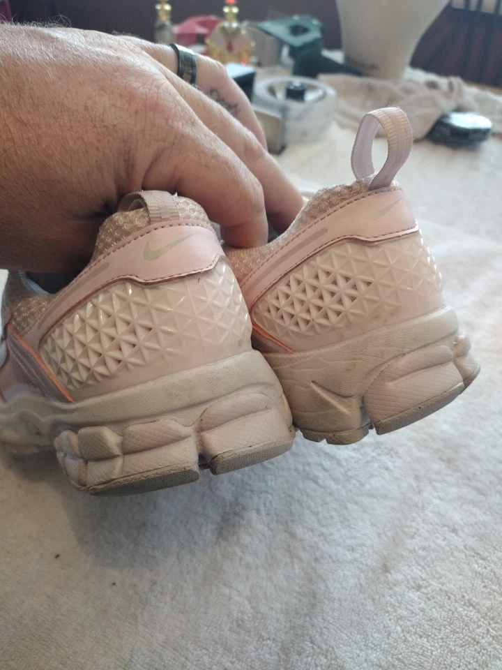 NUEVO Nike Vomero 5 Rosa Perla Espuma Talla 5.5 Juvenil / 7 Mujer HF6998-600 Foto 2 de 4