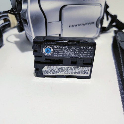Sony Handycam CCD-TRV138 Camcorder Video Hi8 Nightshot 8mm Tested & Working - Picture 3 of 23