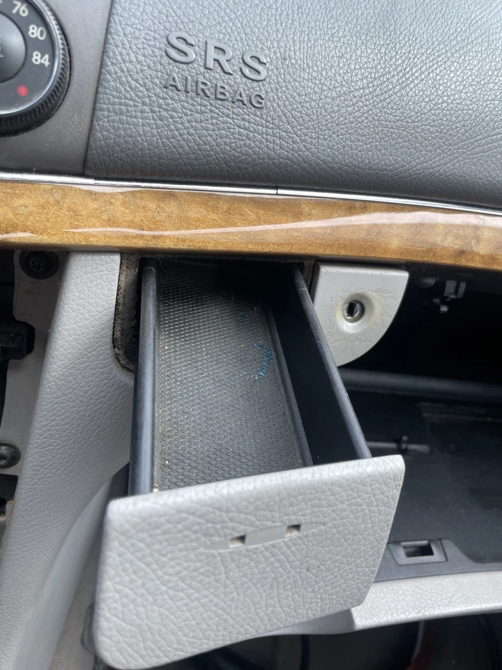 Bandeja de almacenamiento compartimento de almacenamiento para tablero Mercedes W211 E350 E63 AMG 2003-2009 FABRICANTE DE EQUIPOS ORIGINALES Foto 4 de 4