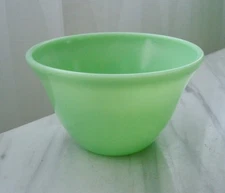 Nice Vintage McKee JADITE Green Uranium Kitchen GLASS 6” Bell Shaped MIXING BOWL