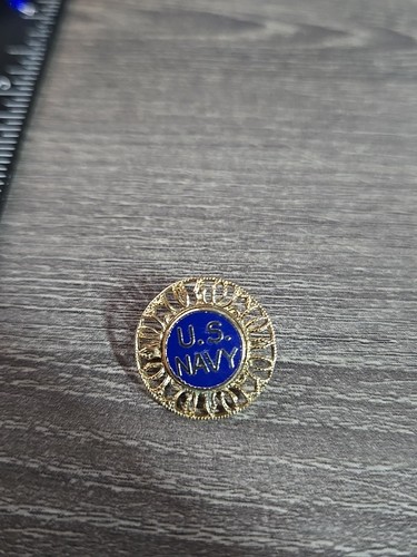 Vintage US NAVY Gold Tone Round C Clasp Pin U4 - Picture 2 of 4