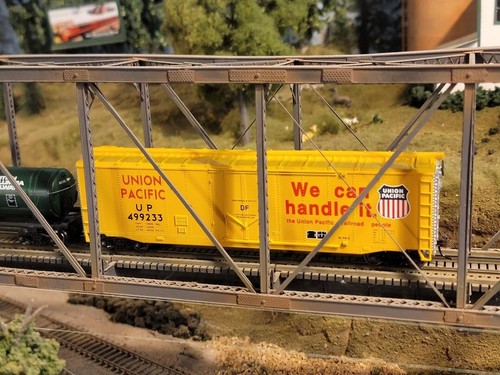 Walthers Trainline HO Scale UNION PACIFIC 50" Plug Door Box Car 931-1672 NEW - Picture 12 of 12
