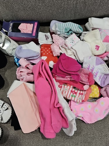 Lot - Baby/ Toddler Girl Shoes / Booties / Slippers / Socks / Stockings / Bibs - Picture 11 of 18