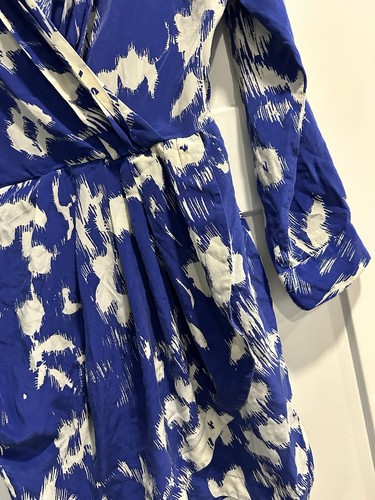 Yumi Kim 100% silk low plunge vneck/snap dress size medium floral print boutique - Picture 6 of 16