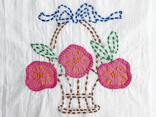 Vintage bestickter und aufgebrachter Quiltblock - Blumenkorb