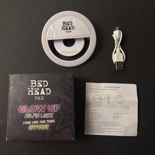 Bed Head Tigi Glow Up LED Selfie Ring Light 3 Levels of Brightness - 第 2/5 張圖片