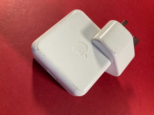 Original UK Apple Ladegerät ITE 4T1B E131881 - ohne Kabel - einige Spuren, aber sehr guter Zustand - Bild 2 von 10