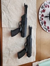 2 VINTAGE Daisy model 188 .177 cal BB Single Stroke Pneumatic Air Pistols Guns