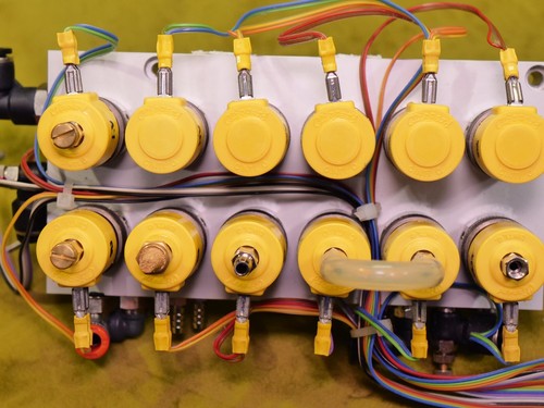 Clippard Cincinnati ET-2M-12VDC ETO-3M-12VDC montierter Conek 6 von Medec Benelux - Bild 9 von 11