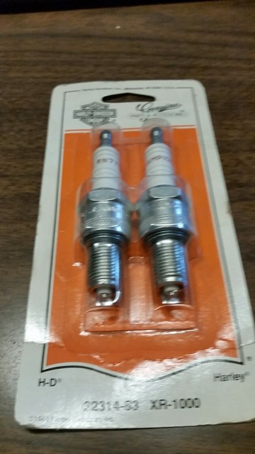 Harley-Davidson XR 1000 Spark Plugs 32314-83 /"NEW/"