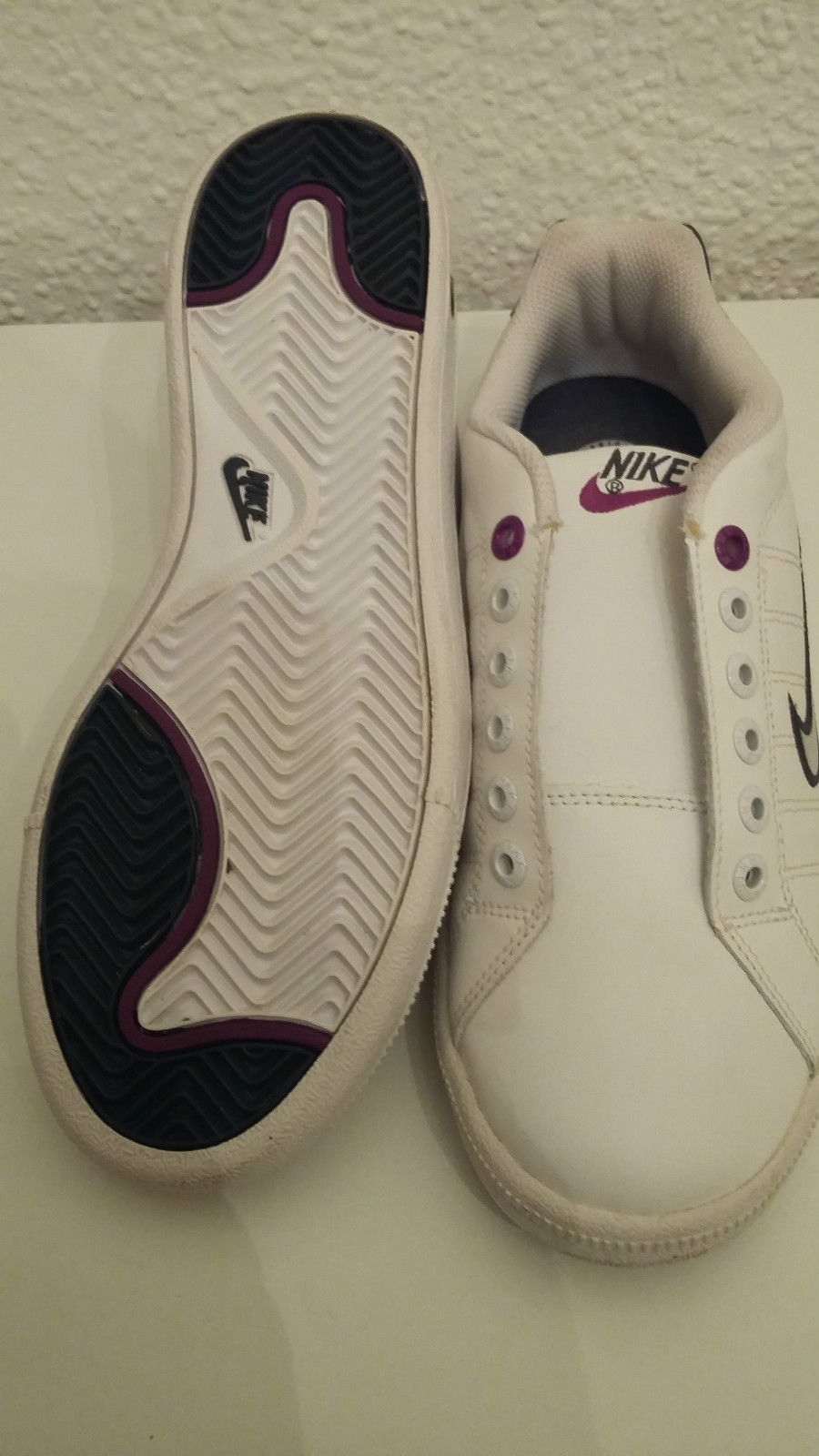 Damen Retro Nike Sneaker Weiß mit Silbernen Silbernen mit Haken Gr.38,5 Neu dea614 Damen Retro Nike Sneaker Weiß mit Silbernen Silbernen mit Haken Gr.38,5 Neu dea614
