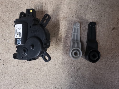 Genuine Ford Fiesta 2012-2022 Heater Ventilation Door Actuator 1778980 - Picture 2 of 6