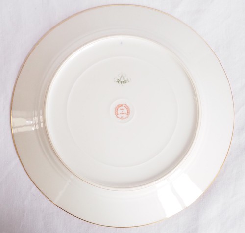 Manufacture de Sèvres : assiette en porcelaine - signée datée 1951 - Picture 4 of 5