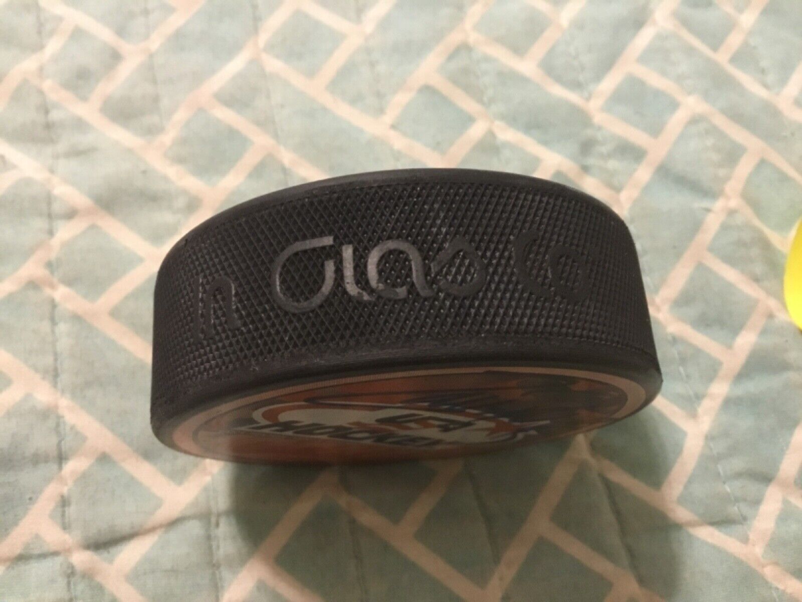 ZACH PARISE TEAM USA HOCKEY PUCK AUTOGRAPHED NHL DEVILS,STEINER/ FREE POSTAGE!! - Picture 4 of 6