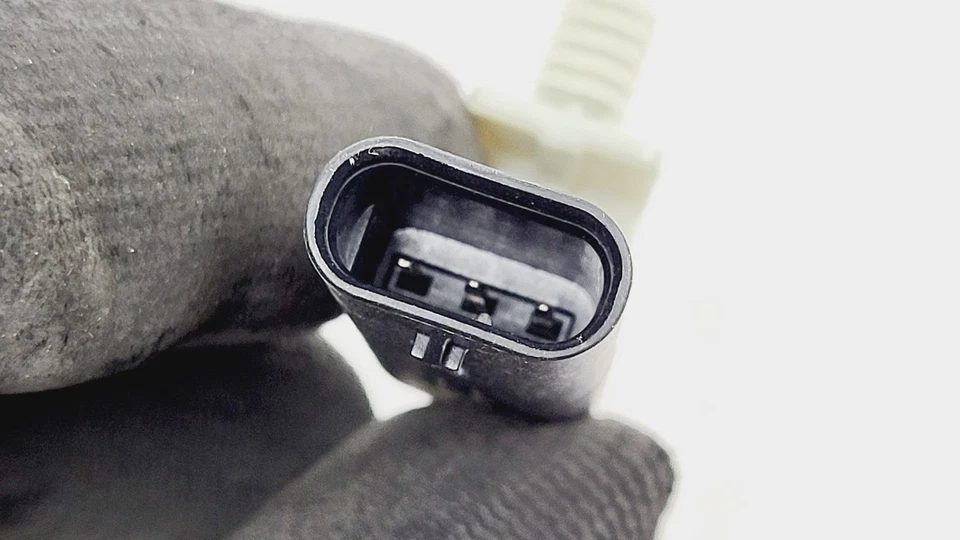 23 雪佛兰 Corvette 左后电子悬挂加速度计传感器 87865822 — 第 3/3 张图片